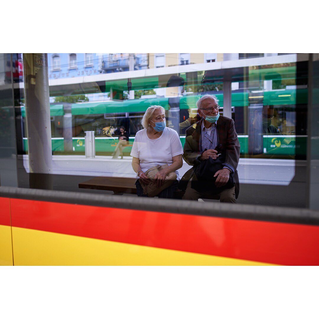 Maskenpflicht. Couple, Basel, Switzerland, 2020
.
.
.

#coronavirus #documentaryphotography #streetportrait #maskobligation #streetphotographyworldwide #streetphoto_color #sweet_street_beat #streetclassics #street_focus_on #onthestreet #nonstopstreet #photostreet #swissstreets #instaswitzerland #streetportraits #streetphotography #coronatime