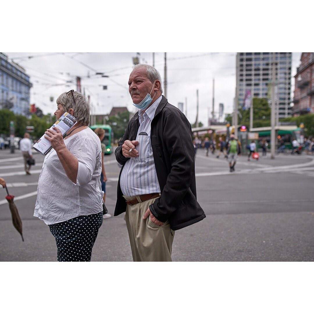 Maskenpflicht. Couple, Basel, Switzerland, 2020
.
.
.

#coronavirus #documentaryphotography #streetportrait #maskobligation #bahnhofsbb #baselbahnhof #streetphotographyworldwide #streetphoto_color #sweet_street_beat #streetclassics #street_focus_on #onthestreet #nonstopstreet #photostreet #swissstreets #instaswitzerland #streetportraits #streetphotography #coronatime