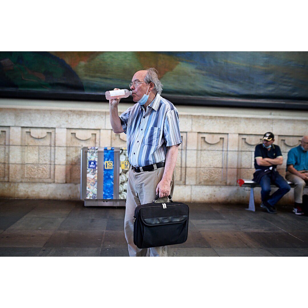 Maskenpflicht. Man drinking, men sitting. Basel train station, Switzerland, 2020
.
.
.
#coronamask #baseltrainstation #basellive #baselsbb
#coronavirus #documentaryphotography #streetportrait #maskobligation #streetphotographyworldwide #streetphoto_color #sweet_street_beat #streetclassics #street_focus_on #onthestreet #nonstopstreet #photostreet #swissstreets #instaswitzerland #streetportraits #streetphotography #coronatime #maskenpflicht #lovebasel #instabale